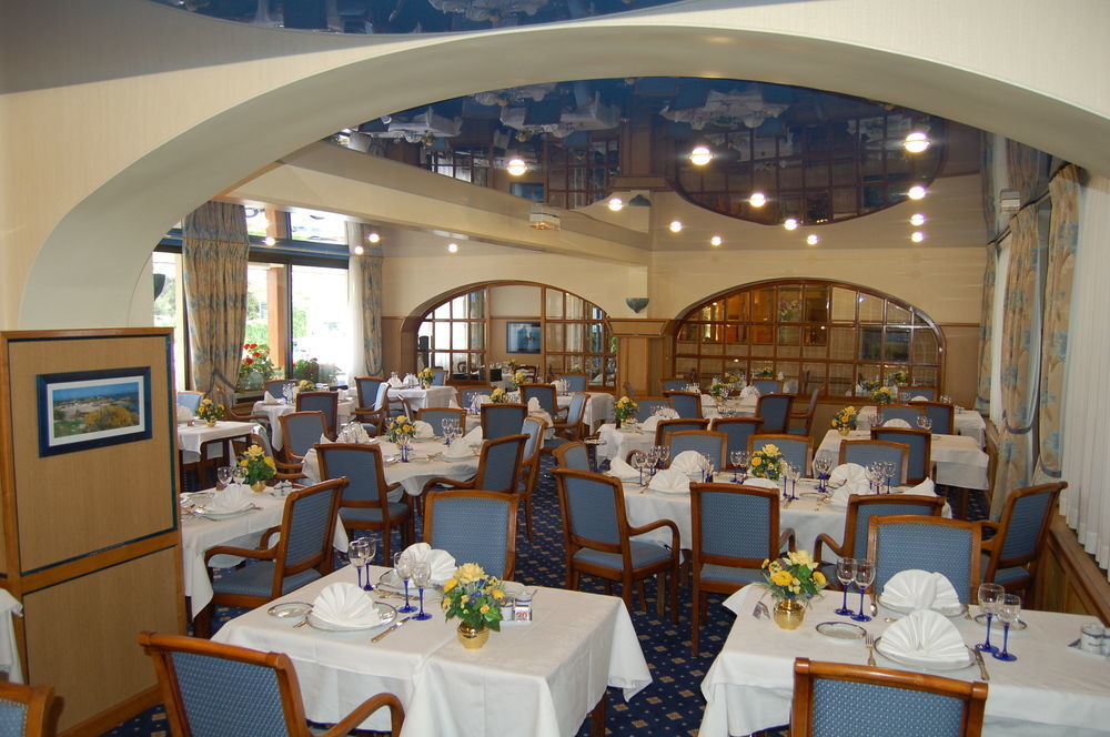 Hotel Restaurant Les 13 Assiettes Le Val-Saint-Père Eksteriør billede