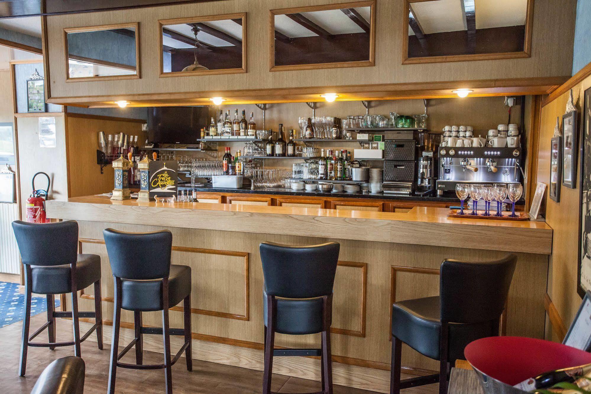 Hotel Restaurant Les 13 Assiettes Le Val-Saint-Père Eksteriør billede